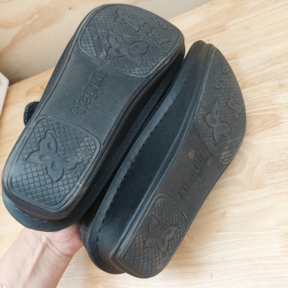 Alegria Paloma PAL Embossed Floral Black Mary Jane Clogs Shoes EU36 - Picture 9 of 9